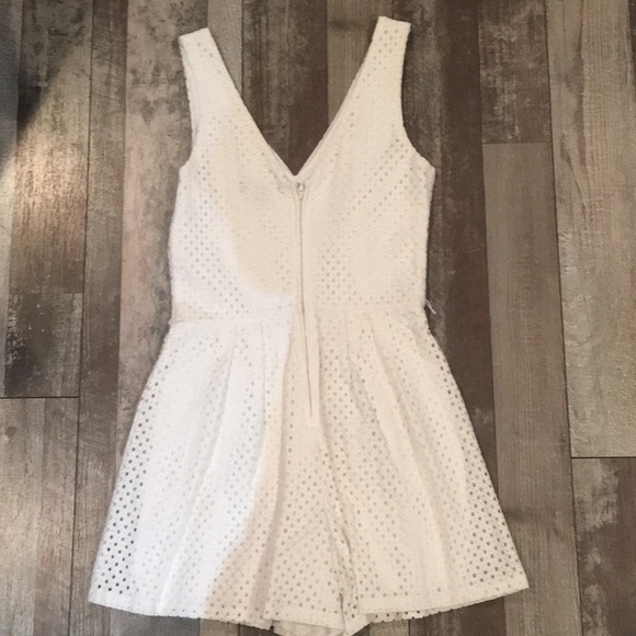 City Triangles White Romper - Picture 3 of 3